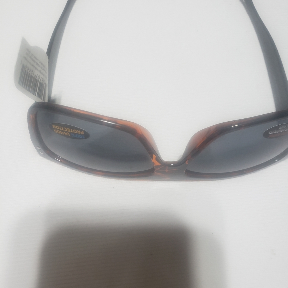 Brand New With Tag: Pugs Polycarbonate Lens Sungla